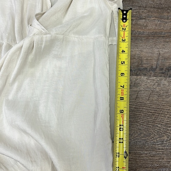 Eileen Fisher Women’s Ivory Sleeveless Silk Blouse Size Medium - Picture 8 of 11